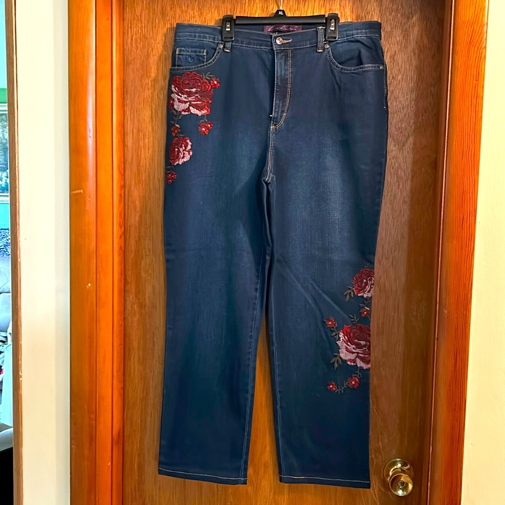 Gloria Vanderbilt Amanda jeans.
